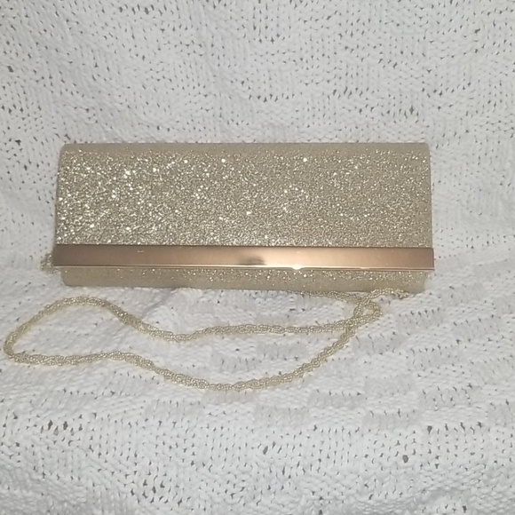 Golden Clutch - Picture 2 of 2